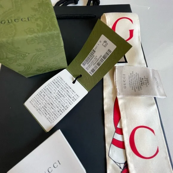 Authentic NEW GUCCI Gucci print Silk Neck Bow - Picture 5 of 9